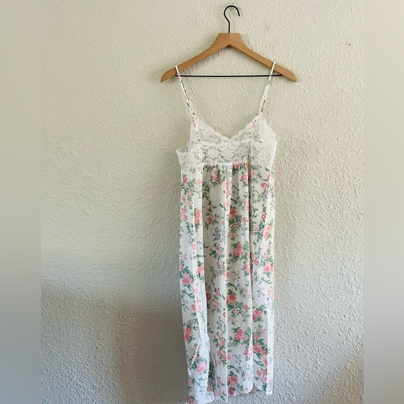 Vintage Cottagecore Floral NIghtgown - Picture 4 of 10